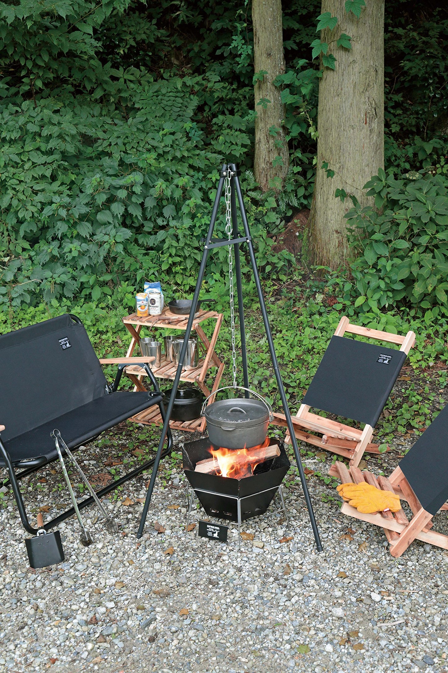 CAPTAIN STAG UG-0009 Bonfire Tripod Portable Black Label Steel Iron Grill Cooking Pot Hanging Bracket Stand Up To 20kg Max Load Heavy Duty