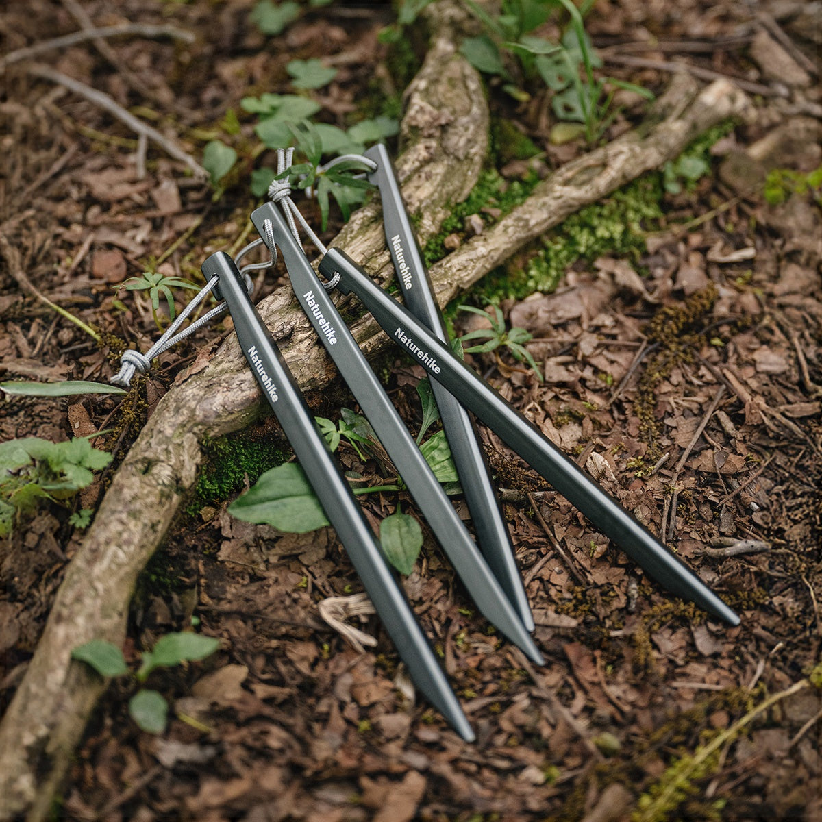Naturehike 6Pcs Tent Stakes Pegs Portable Aluminum Alloy Camping Tent Stakes Shelter Nail Durable Impact Resistant Outdoor Camping Hiking Accessories