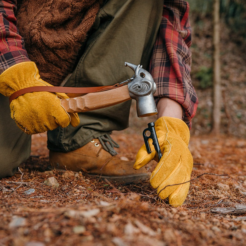 Naturehike Elephant Head Multifunctional Outdoor Camping Hammer Peg Nail Ground Stakes Puller Equipment Pegs Pulling Tool Solid Wood Comfortable Grip Handle Copper Head Shock Absorbing Noise Reduction Mallet Nature Hike